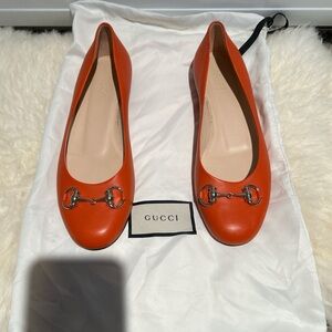 Gucci NWT Orange Leather Horsebit Ballet Flats (size 38)